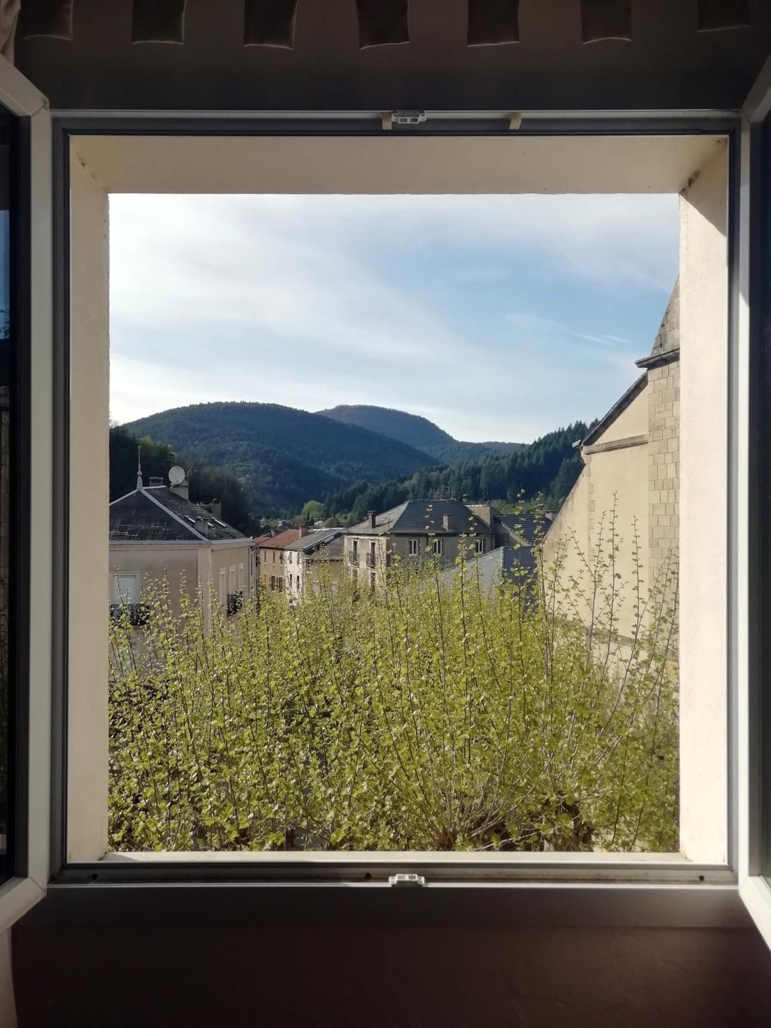 Apartment Gite De Sejour Et D'Etape L'Escampette Saint-Jean-du-Bruel